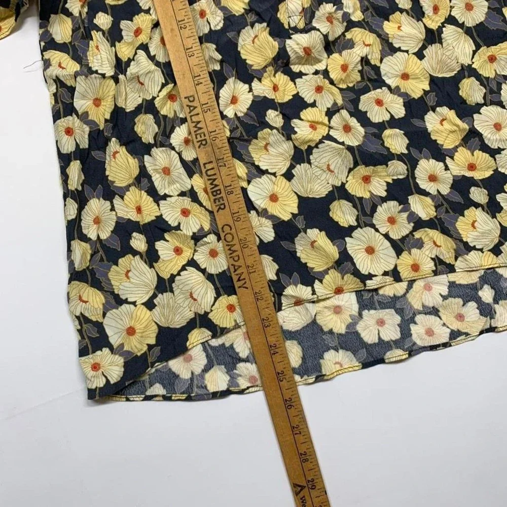 Lauren Conrad‎ Floral Blouse Ruffle Sleeve Size Medium Womens
